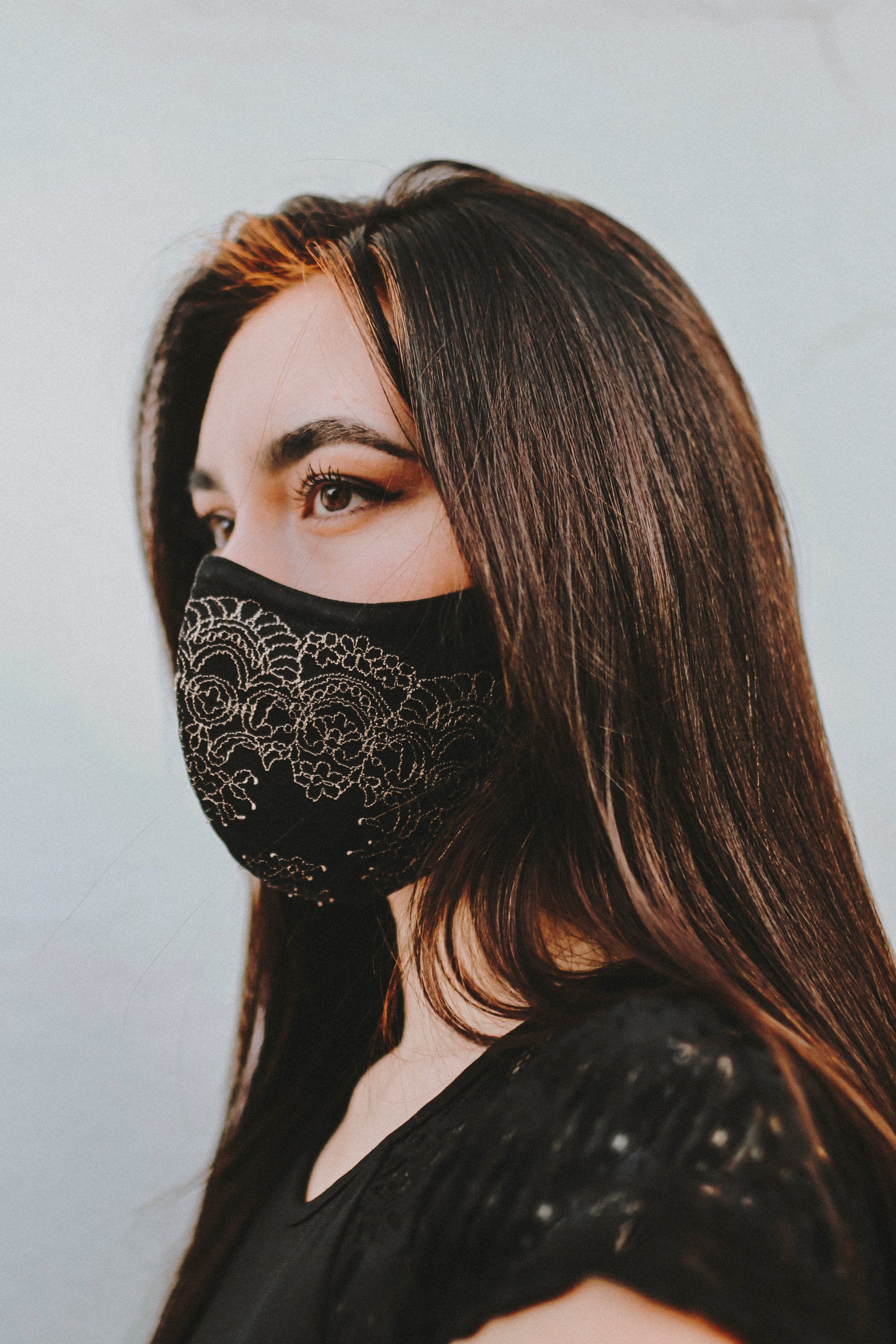 Medallion Lace Mask (Gold)