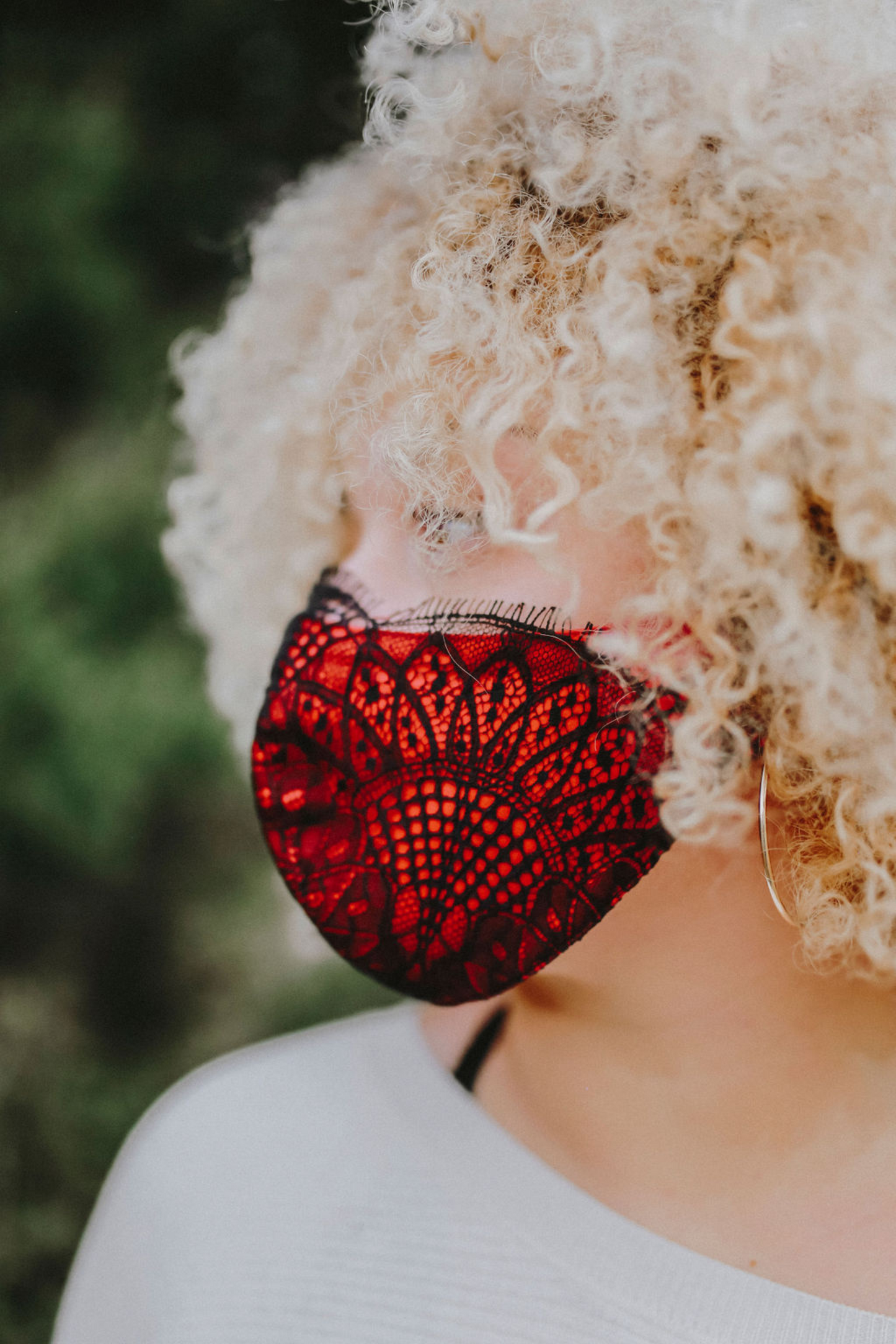 Eyelash Lace Mask (Red)
